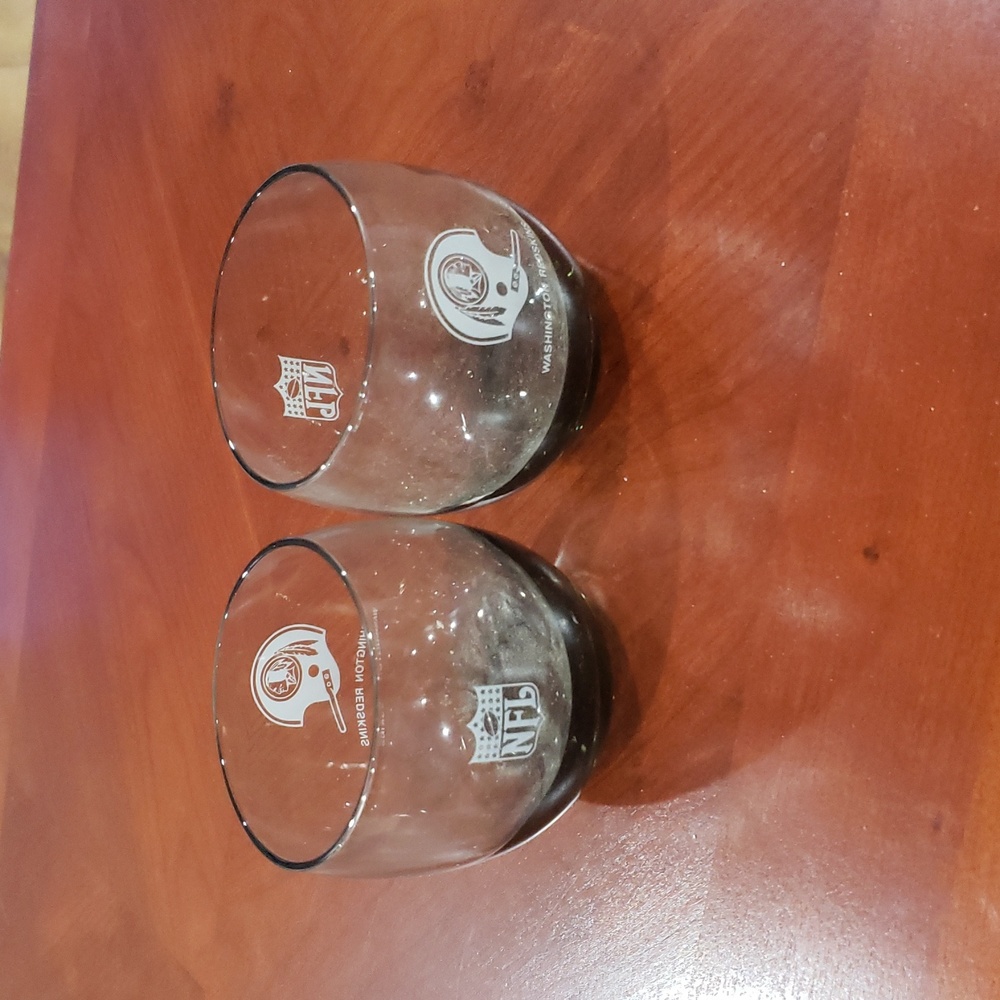 NFL Team Logo Glass Set - Black. Vintage Washington Redskins. Set of 2 - Picture 2 of 4